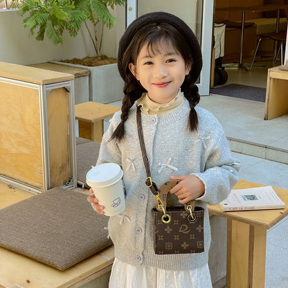 A little girl change handbag