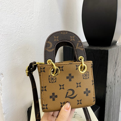 A little girl change handbag