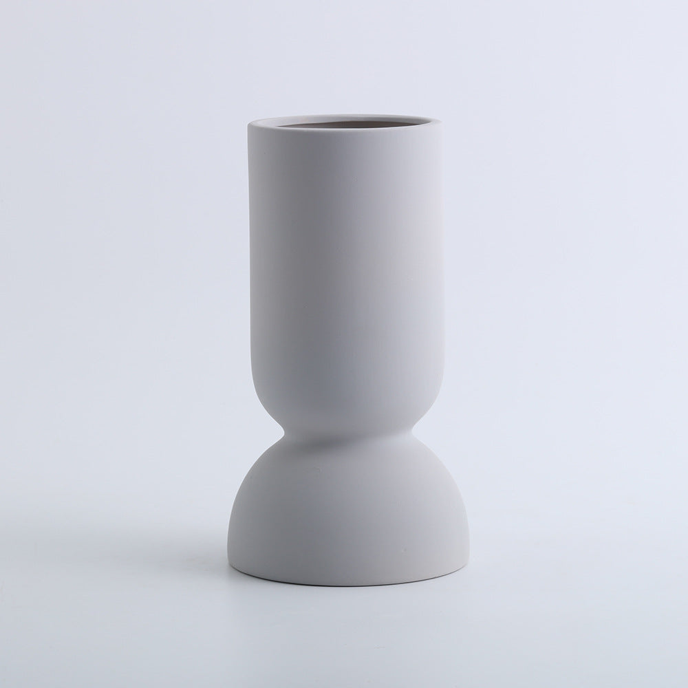 A ceramic vase decorative ornament