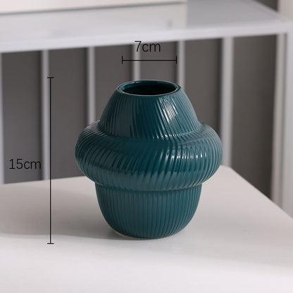 زينة مزهرية خزفية