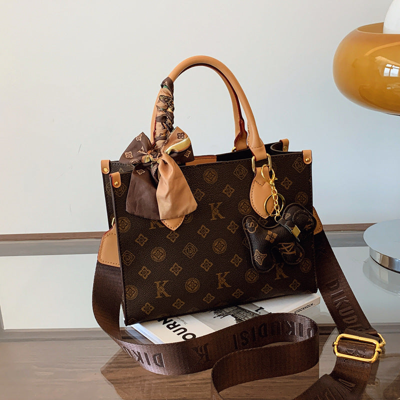 A high-end printing contrasting letters tote small bag women