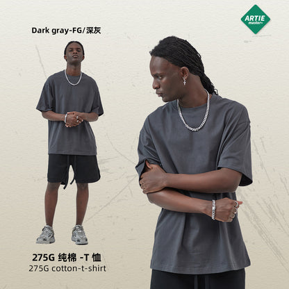 A loose multi-color short-sleeved solid color T-shirt