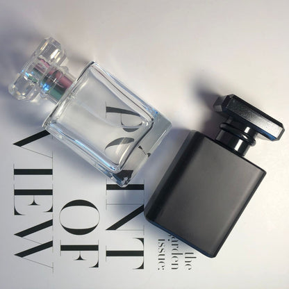 A 50ML perfume bottle transparent glass bottle