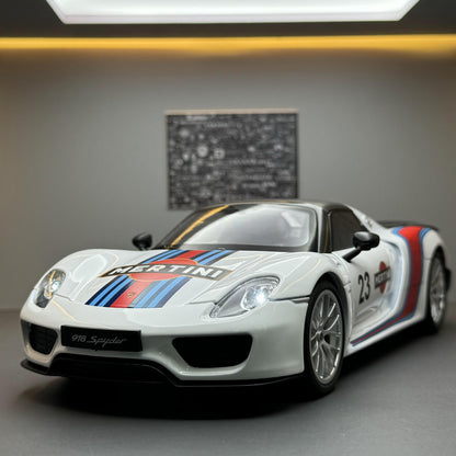 A 1:18 Alloy Metal Car Model Ornament