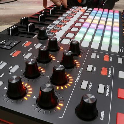 A AKAI Yajia APC40 MKII MIDI Controller VJ Console Percussion Pad DJ Keyboard MK2 Disc Player