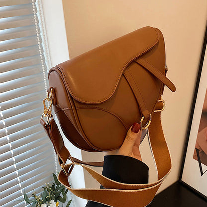 A new foreign style small bag, high-end trendy fashion exquisite shoulder versatile saddle bag