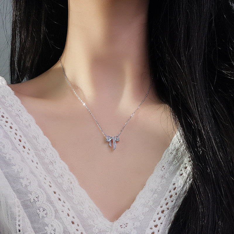 A Sterling Silver Bow with Diamonds S925 Necklace