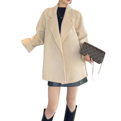 A lady's autumn and winter coat