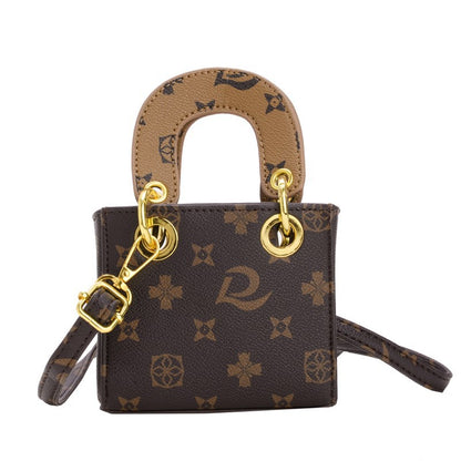 A little girl change handbag