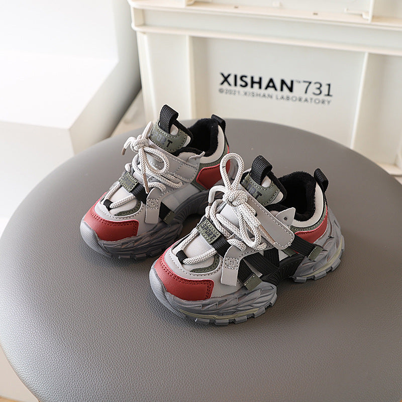 A children's fleece sneakers