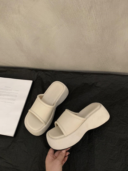 A platform slippers women summer sandals