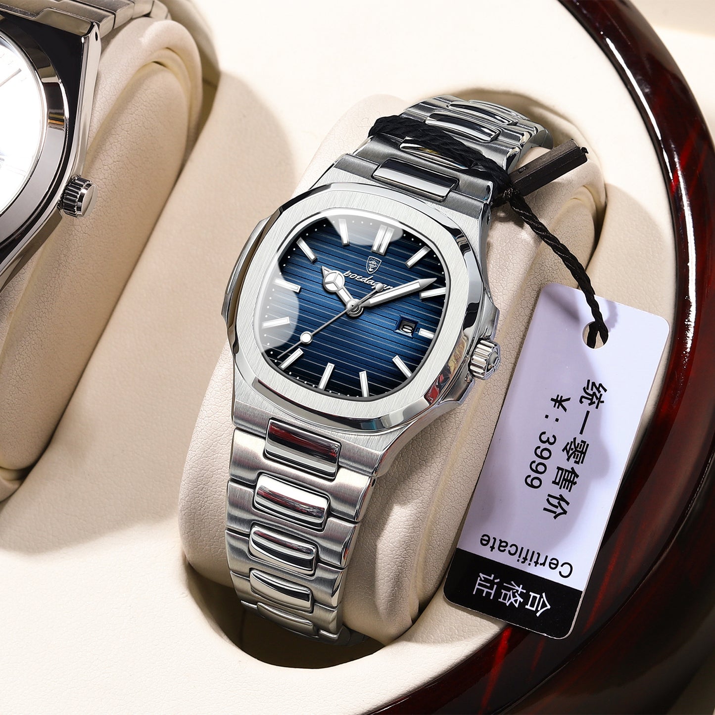 A luxury new ladies watch ultra-thin luminous quartz watch