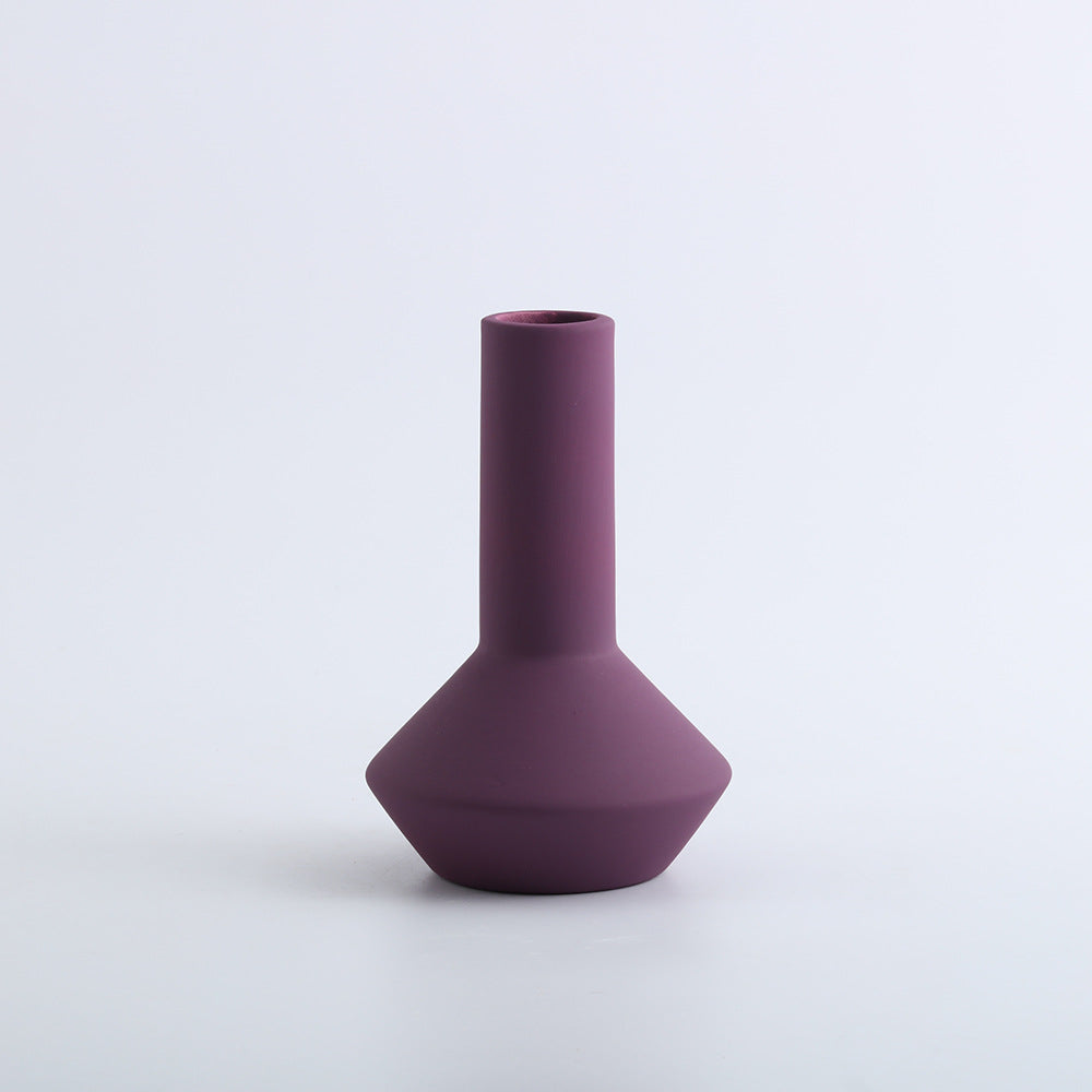 A ceramic vase decorative ornament