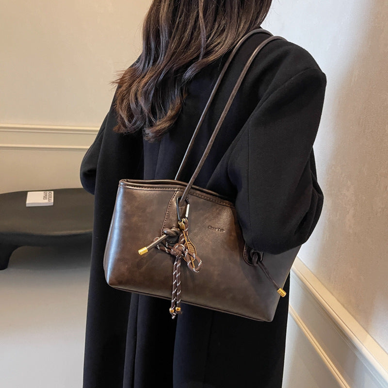 A shoulder bag handbag
