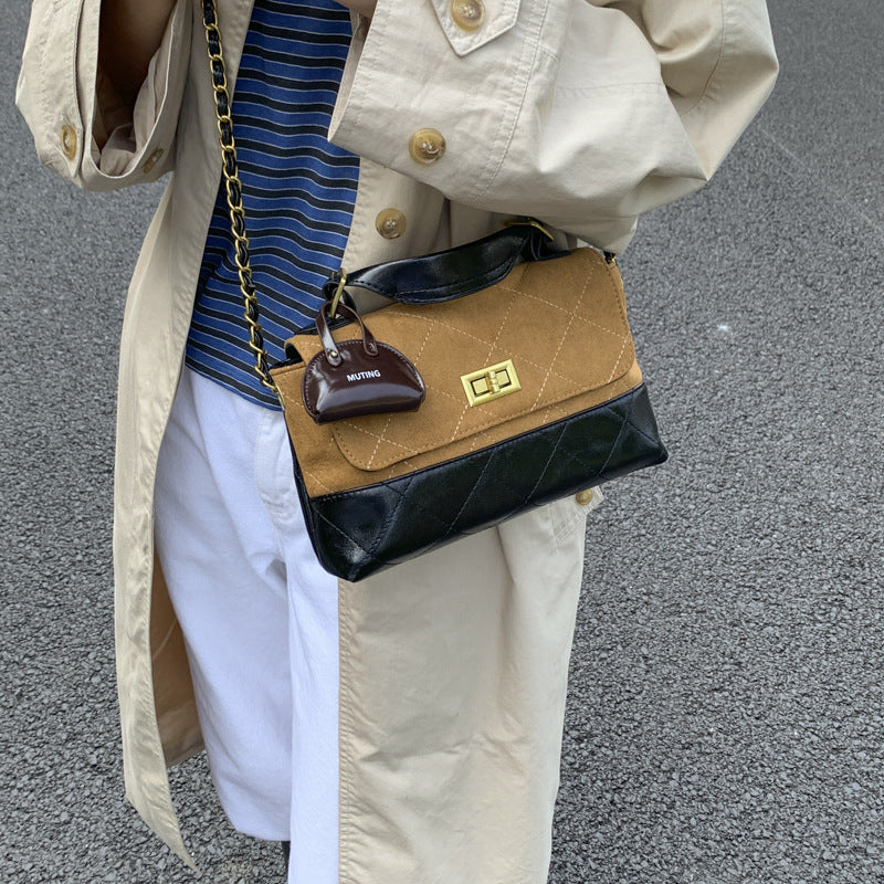 A shoulder bag handbag