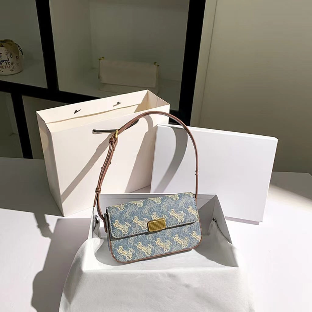 A soft leather high-end carriage old flower small square bag girl