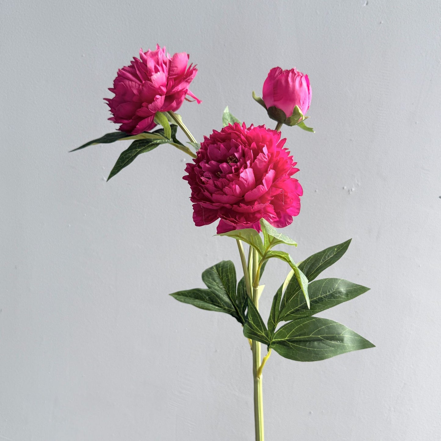 A high-quality simulated three-headed peony, peony home decoration