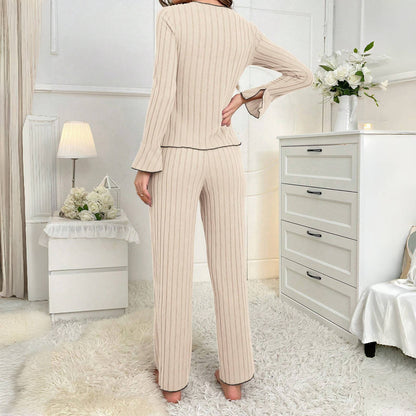 A long-sleeved trousers pajama set