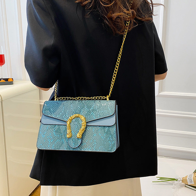 A new foreign style high texture chain crossbody shoulder bag trendy and simple square bag