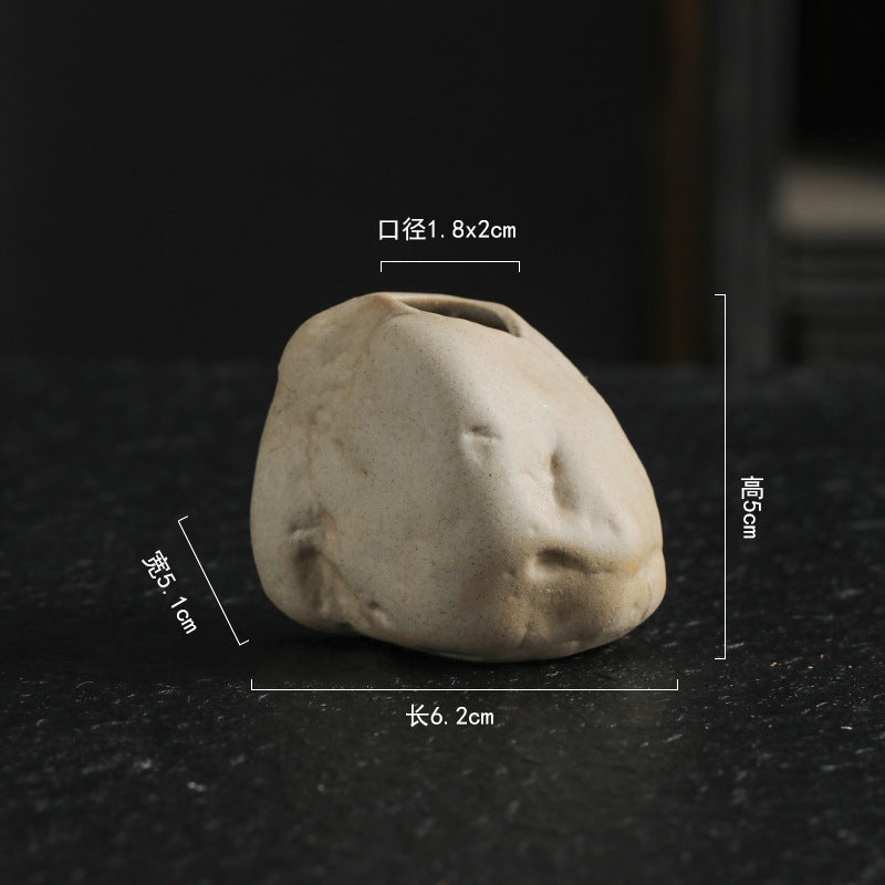 A mini vase simulation small stone ornament