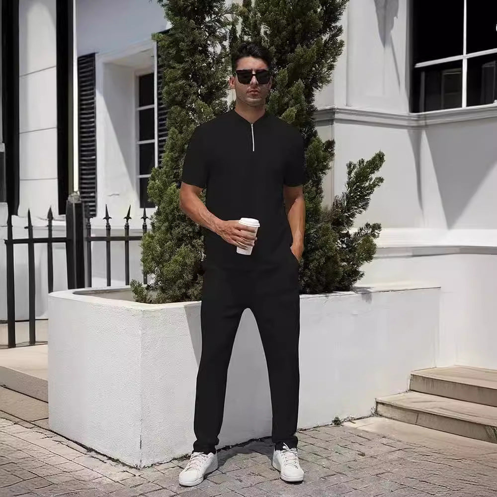 A solid color polo shirt sports suit