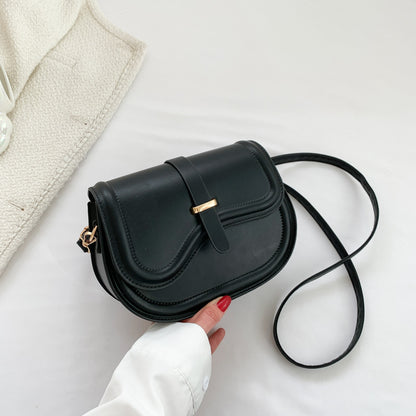 A spring new fashionable and foreign shoulder messenger bag Korean version simple small square bag women