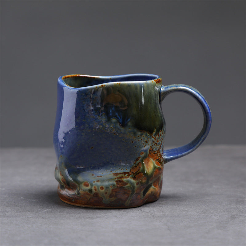 A ceramic cup creative mug