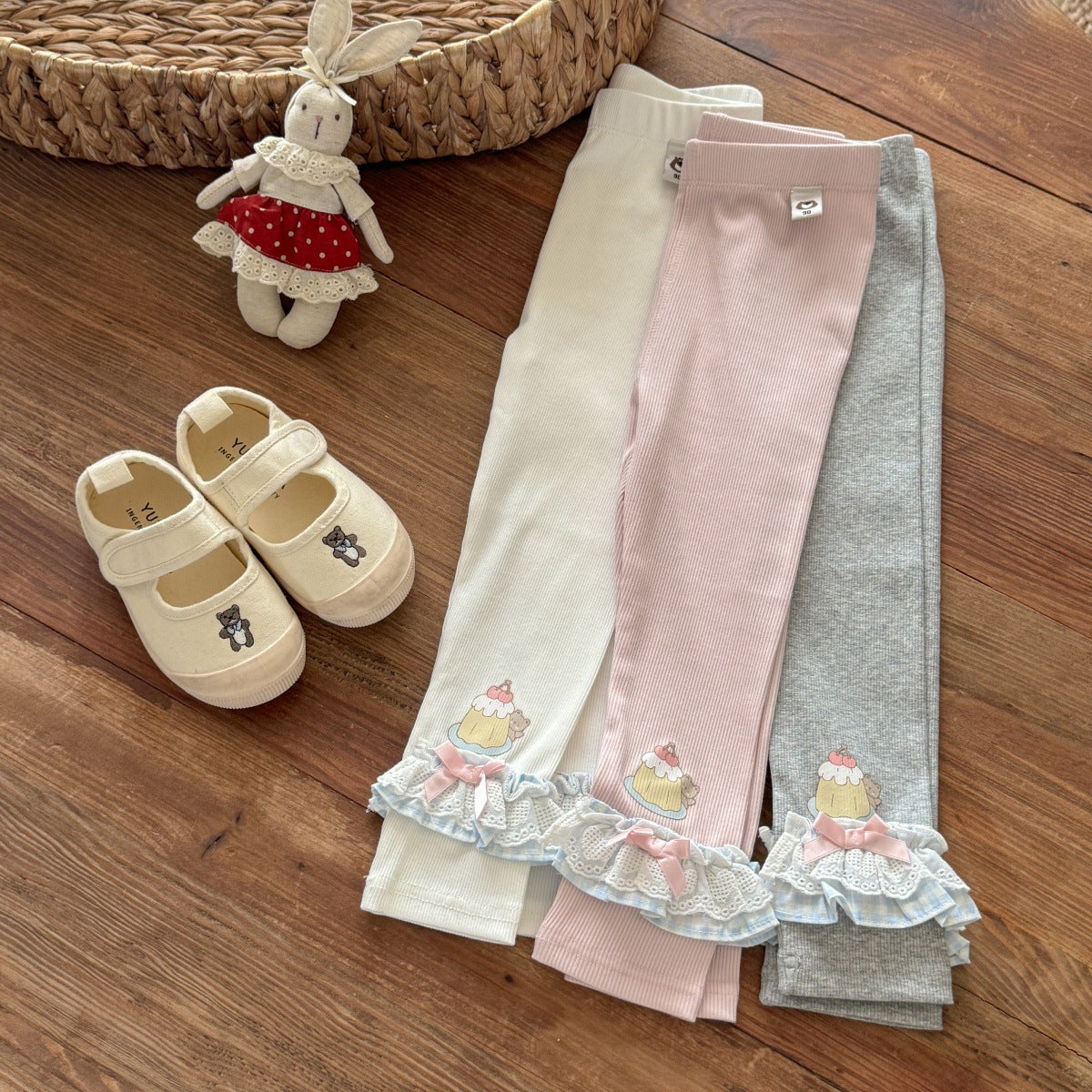 A Children's leggings