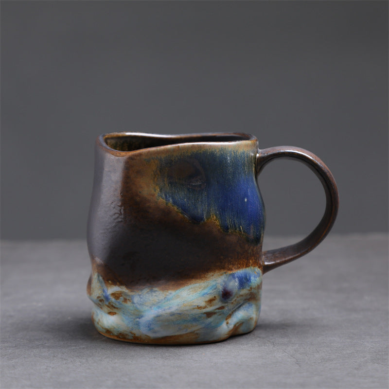 A ceramic cup creative mug