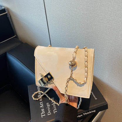 A shoulder bag messenger bag
