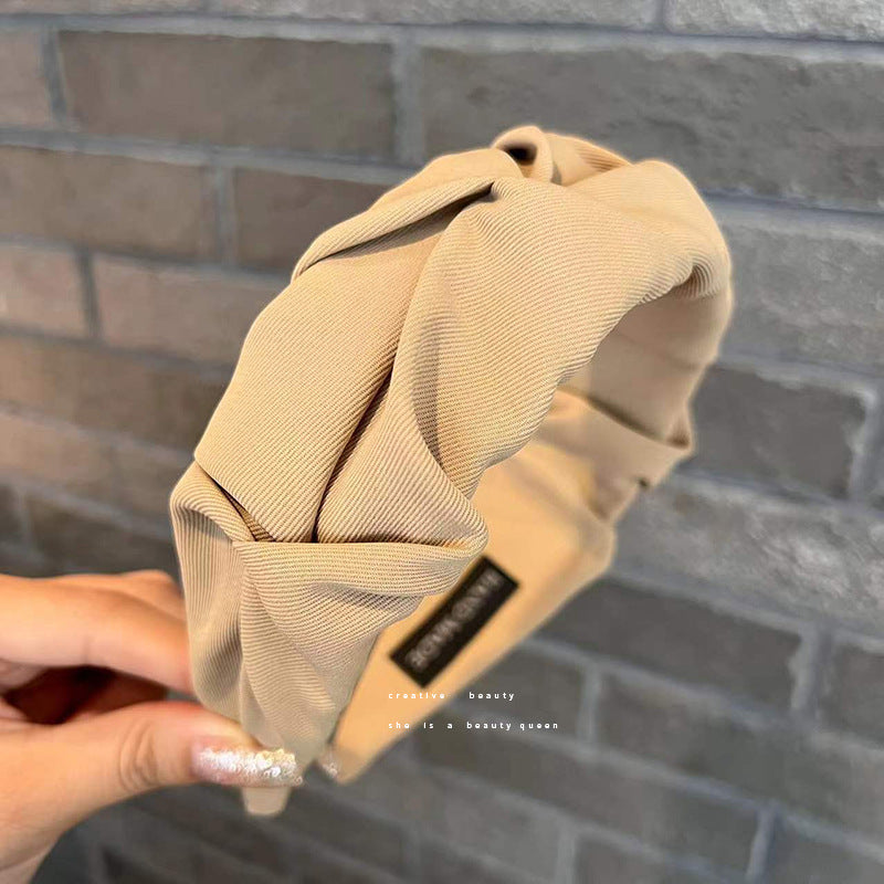 A high-grade pleated wide-edge hairpin headband, high cranial top pressure hair bundle, autumn and winter face wash headband