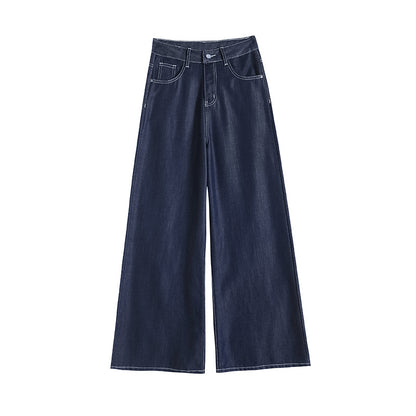 A baggy wide-leg pants jeans