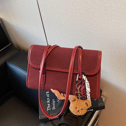A shoulder bag handbag