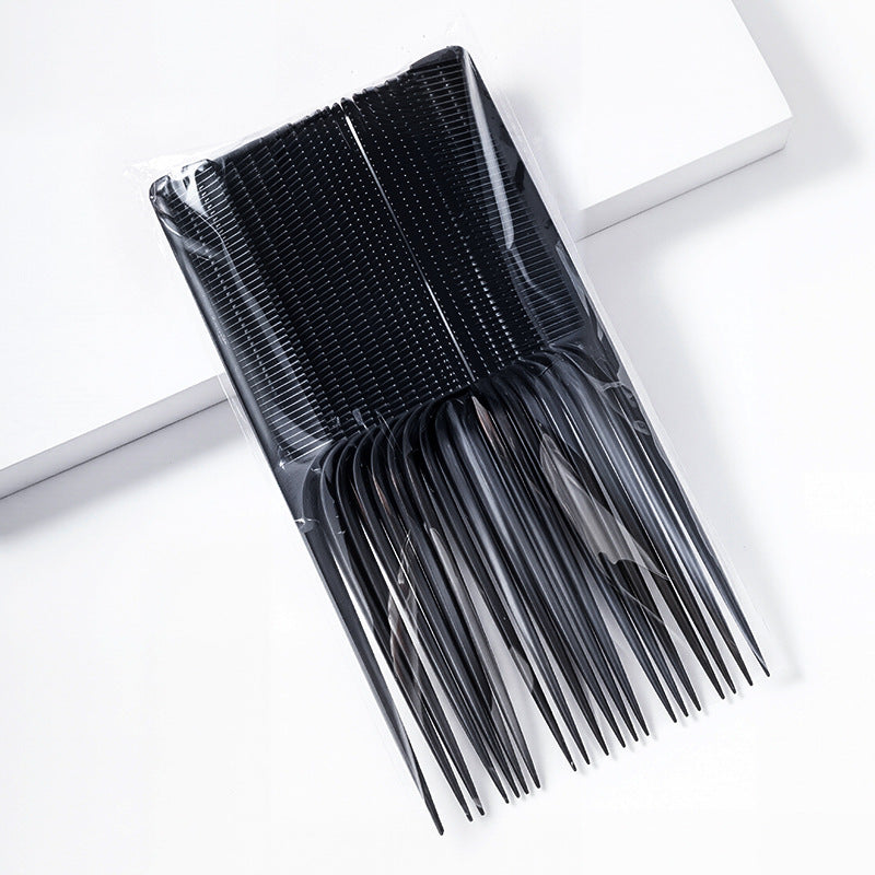 A black pointed tail comb