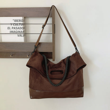 A shoulder bag large capacity messenger bag