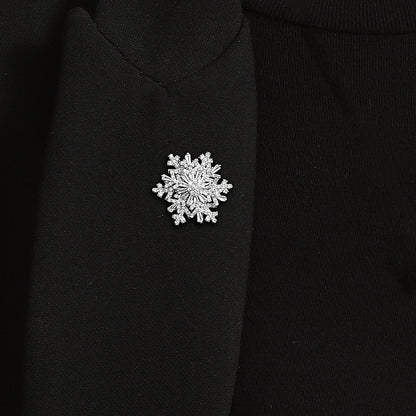 A high-end luxury niche rotating snowflake brooch - Mixbatch