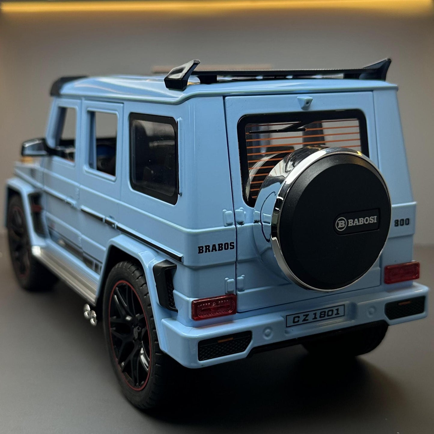 1:18 Alloy Metal Car Model Ornament