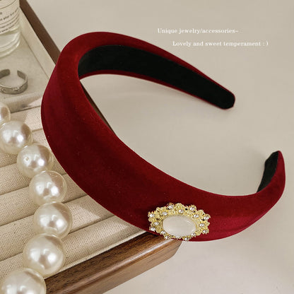 A new autumn and winter red velvet headband retro female Internet celebrity pressure hair wide edge high skull top hair accessories simple temperament headband