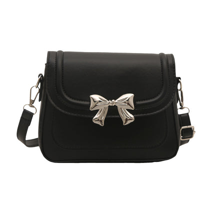 A new popular fashion messenger bag niche design aesthetic trend small square bag