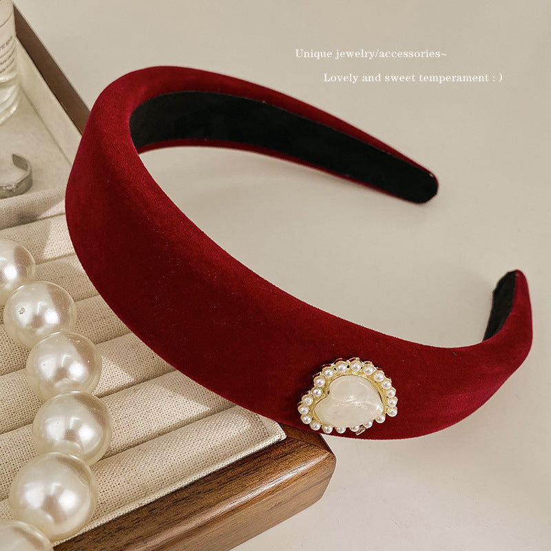 A new autumn and winter red velvet headband retro female Internet celebrity pressure hair wide edge high skull top hair accessories simple temperament headband