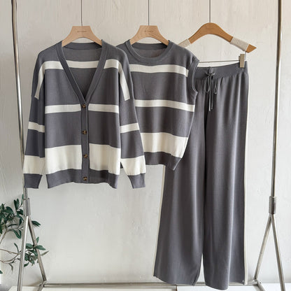A knitted long-sleeved three-piece set