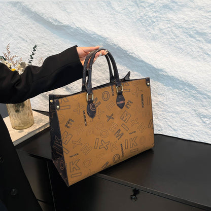 A new model, new style, simple and large-capacity letter presbyopia tote bag, portable commuter women's bag
