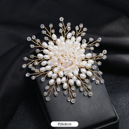 A elegant temperament luxury imitation pearl brooch women's fashion versatile snowflake pin high-end atmospheric corsage coat accessories - Mixbatch