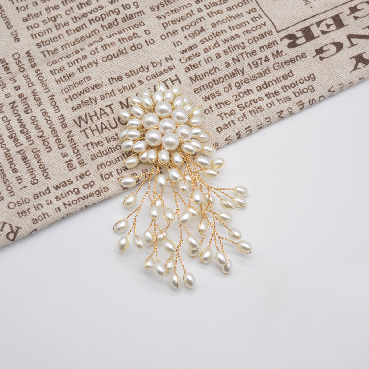 A Autumn and winter temperament elegant hand-woven gypsy pearl fringed brooch pin jacket suit corsage women's accessories - Mixbatch