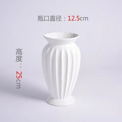 زينة مزهرية خزفية