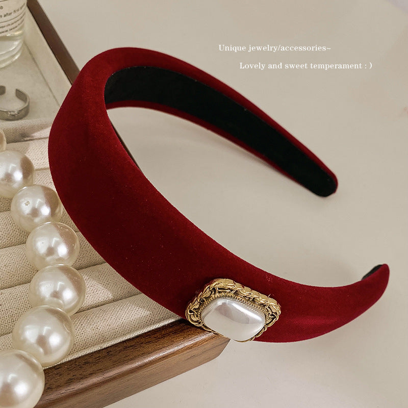 A winter new year retro red velvet headband female Internet celebrity pressure hair wide edge hair accessories high cranium simple temperament headband