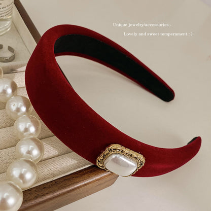 A winter new year retro red velvet headband female Internet celebrity pressure hair wide edge hair accessories high cranium simple temperament headband