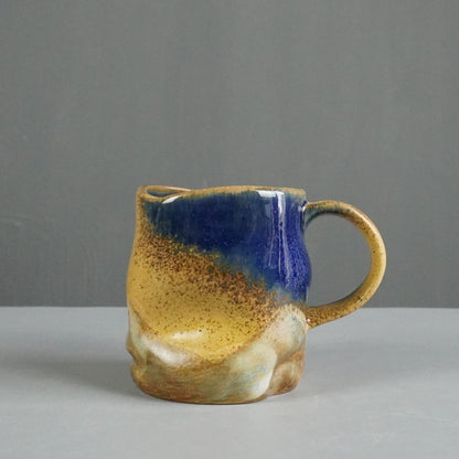 A ceramic cup creative mug