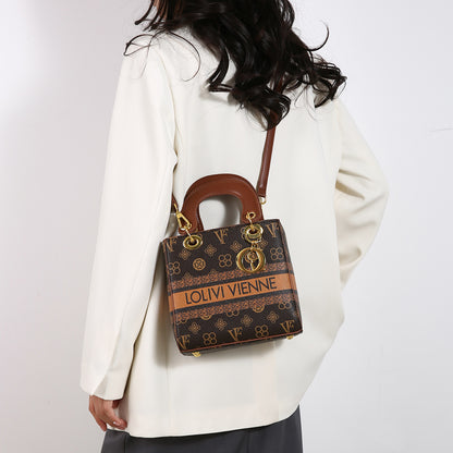 A new fashion trend shoulder bag messenger bag light luxury handbag high sense French fashion Princess Diana bag