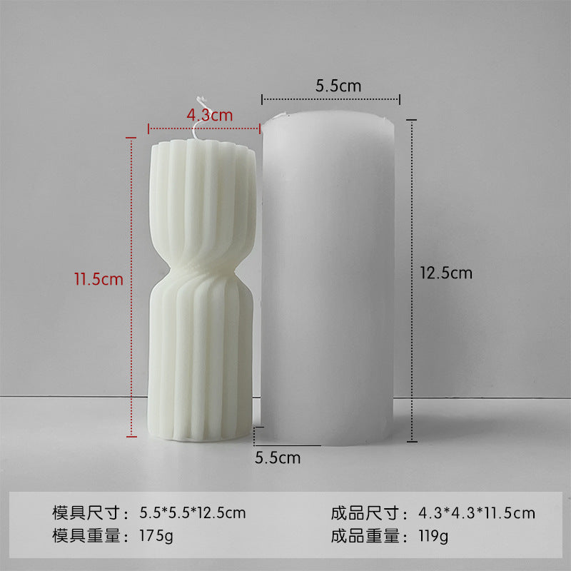 A cylindrical mold